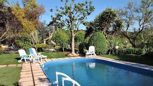 Vila, 5 quartos, piscina particular, vista para o jardim | Jardim