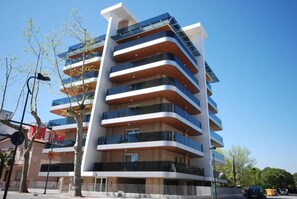 Exterior - Elegant Residenza Monica 2 Two Bedroom C6 Sleeps 6 (Lignano Sabbiadoro)