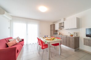 Apartment, 2 Bedrooms, Balcony | Private kitchen