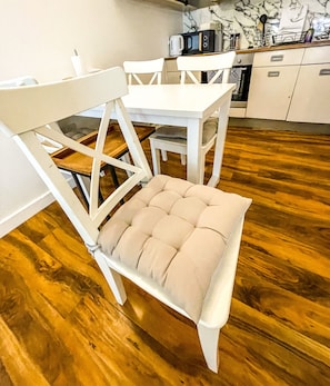 Apartment | Dining