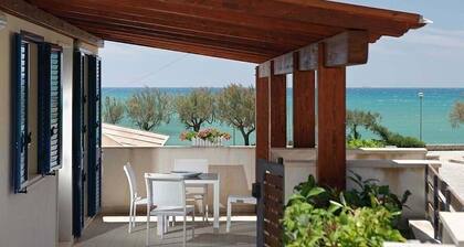 Dolce Mare 4 - Sea Front - Large Balcony - Sandy Beach