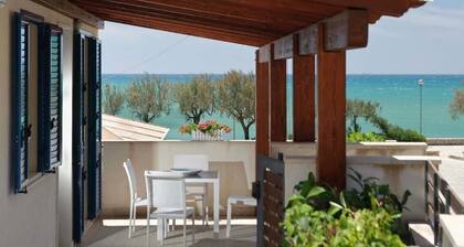 Dolce Mare 4 - Sea Front - Large Balcony - Sandy Beach