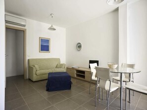 Apartment, 2 Schlafzimmer, Raucher, Balkon | Wohnbereich