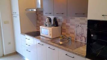 House, 2 Bedrooms, Smoking, Balcony | Interior