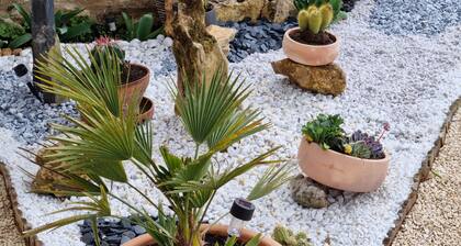 Lâancienne grange ,maison avec piscine sur un parc de 5500 m2,