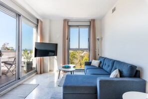 Smart TV, ping pong - Penthouse With Roof Terrace & Sea Views (Fungirola)