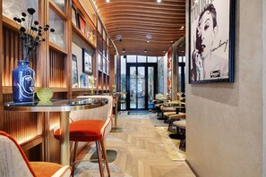 Coin salon dans le hall