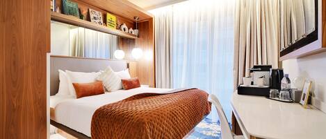 Superior Double Room | 1 bedroom, premium bedding, free minibar items, desk