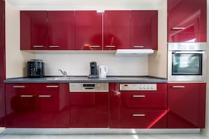 Fridge, microwave, stovetop, dishwasher - Villa LiLi Apt 1 450m from the beach (Poreč)