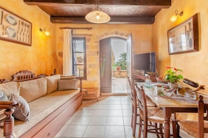 House | Dining