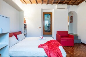 1 soverom, strykejern/-brett, reiseseng for barn og wi-fi (inkludert)