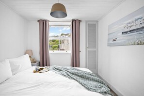 2 soverom, reiseseng for barn, wi-fi (inkludert) og sengetøy