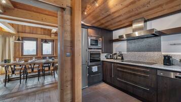 Family Chalet | Private kitchen | Full-size fridge, microwave, oven, stovetop