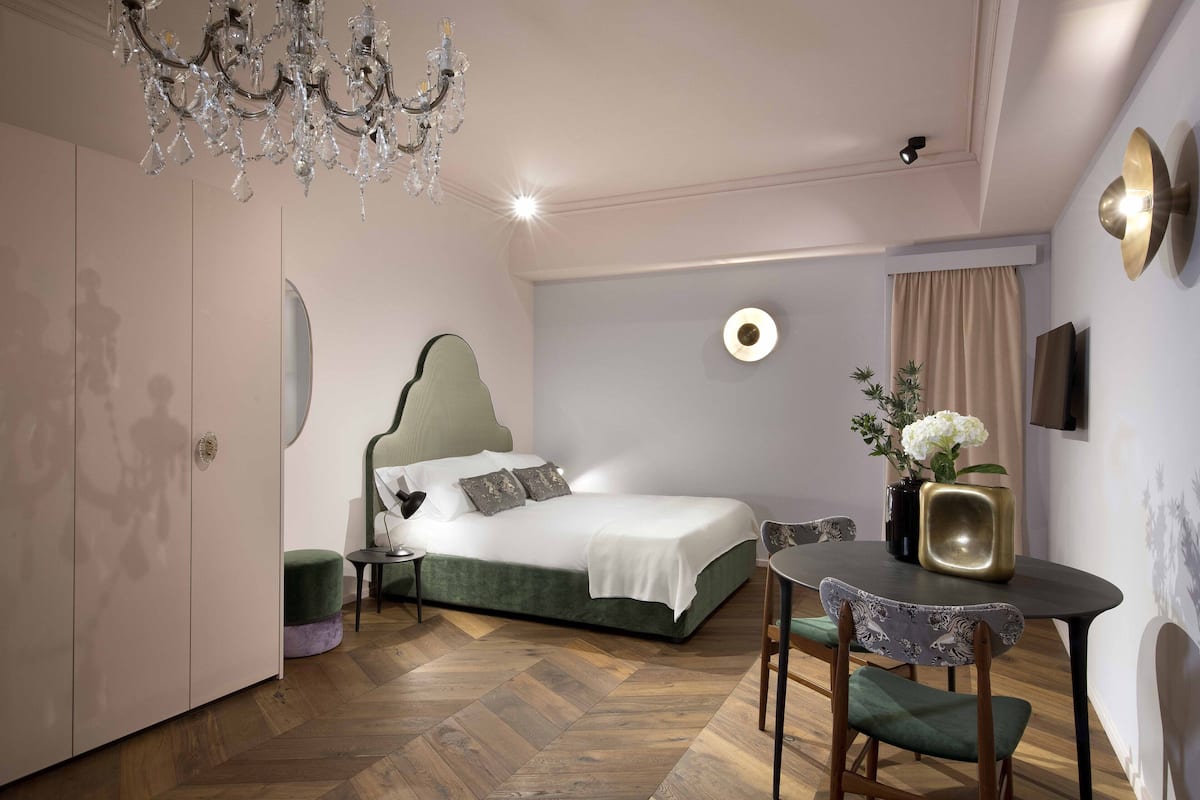 Ara | 1 bedroom, premium bedding, down comforters, memory foam beds