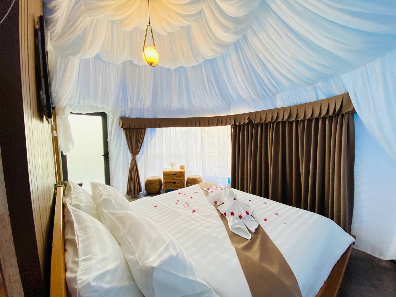 Family Tent | Soundproofing, free WiFi