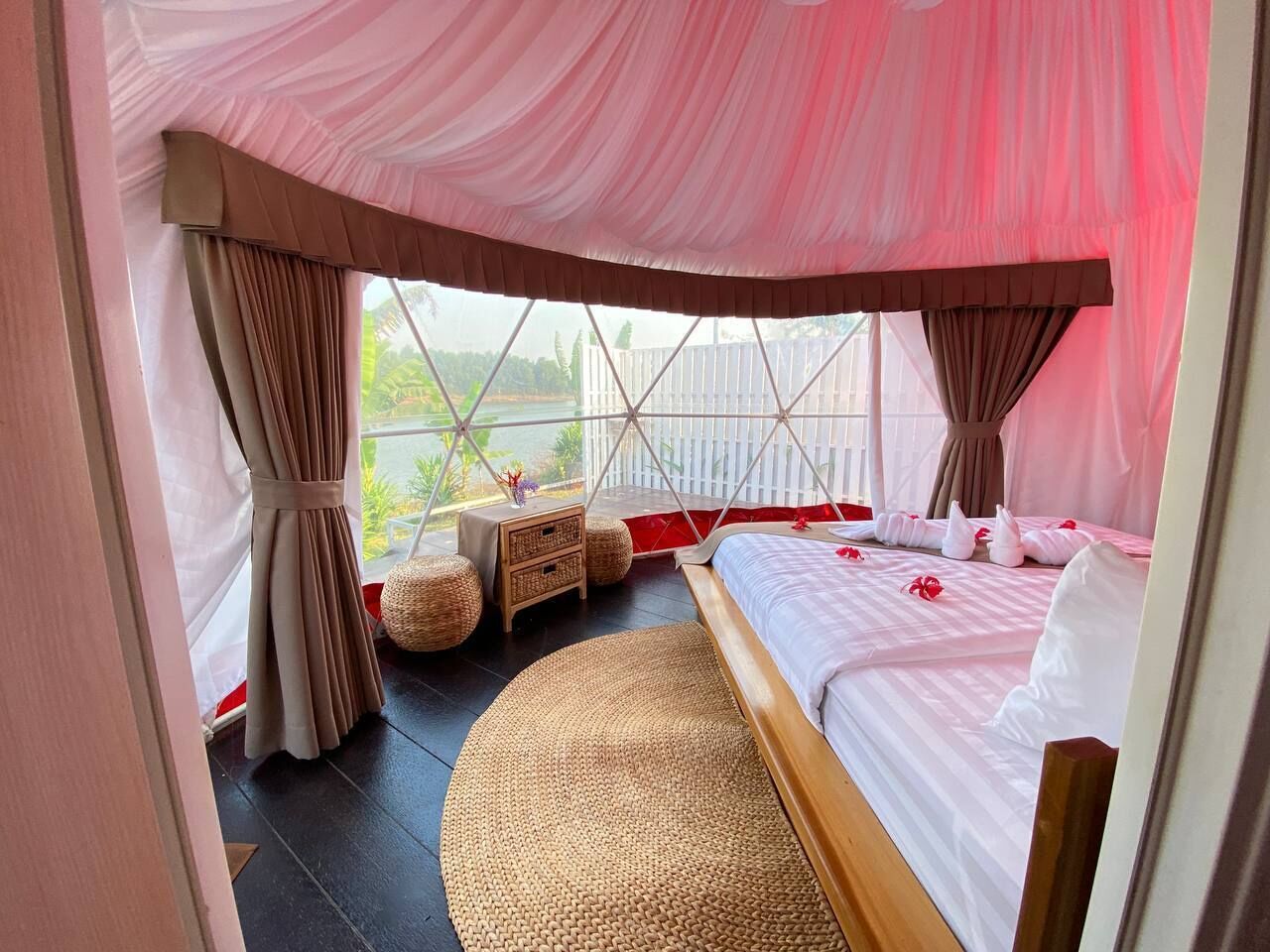 Family Tent | Soundproofing, free WiFi