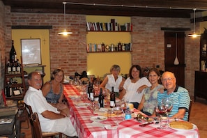 Dining - Cozy vacation home for 6 people (Barbaresco)
