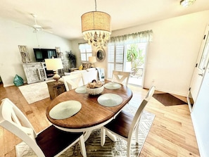 Dining - 2/2 in The Village of Buttonwood (The Villages)