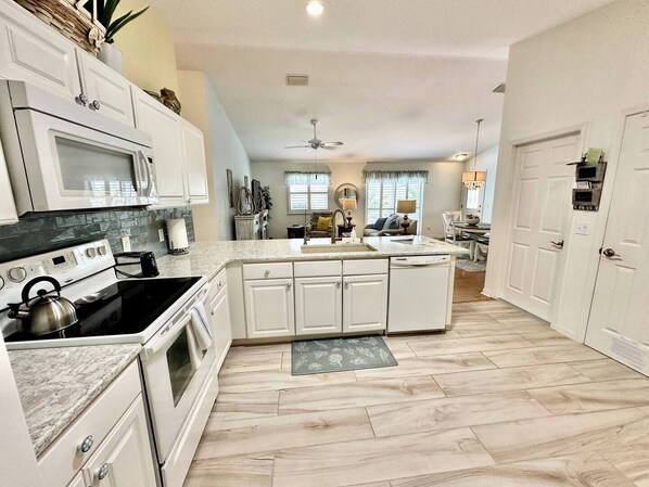 Fridge, oven, stovetop, dishwasher - 2/2 in The Village of Buttonwood (The Villages)