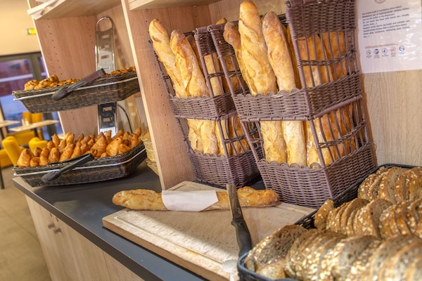 Daily buffet breakfast (EUR 25 per person)