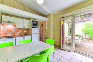 47-inch TV with satellite channels - SOWELL Family Cap d'Agde (Agde)