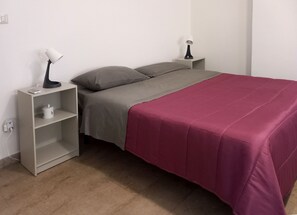 1 bedroom, in-room safe, iron/ironing board, free WiFi