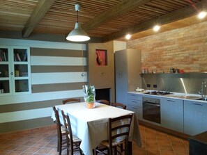 Geladeira, fogão, cooktop, lava-louças