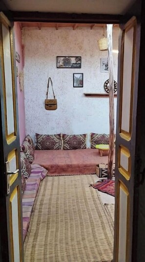 المنشأة من الداخل