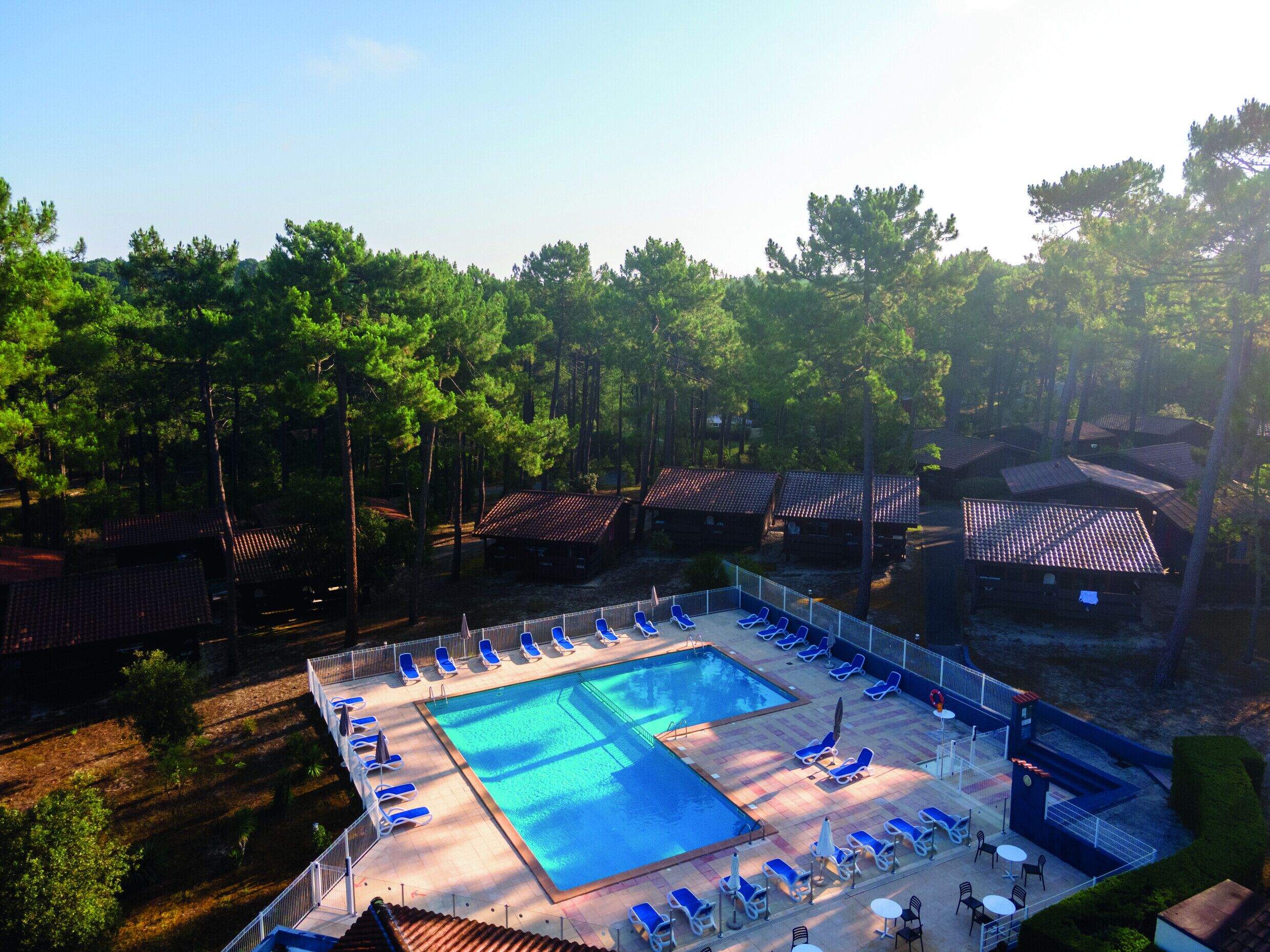 Piscine extérieure (ouverte en saison)