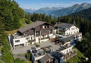 Sábanas italianas Frette, ropa de cama de alta calidad y minibar 