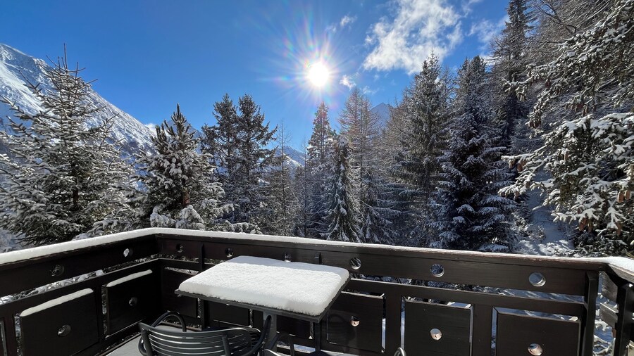 Waldhotel Fletschhorn - Panoramic Retreat in Saas Fee