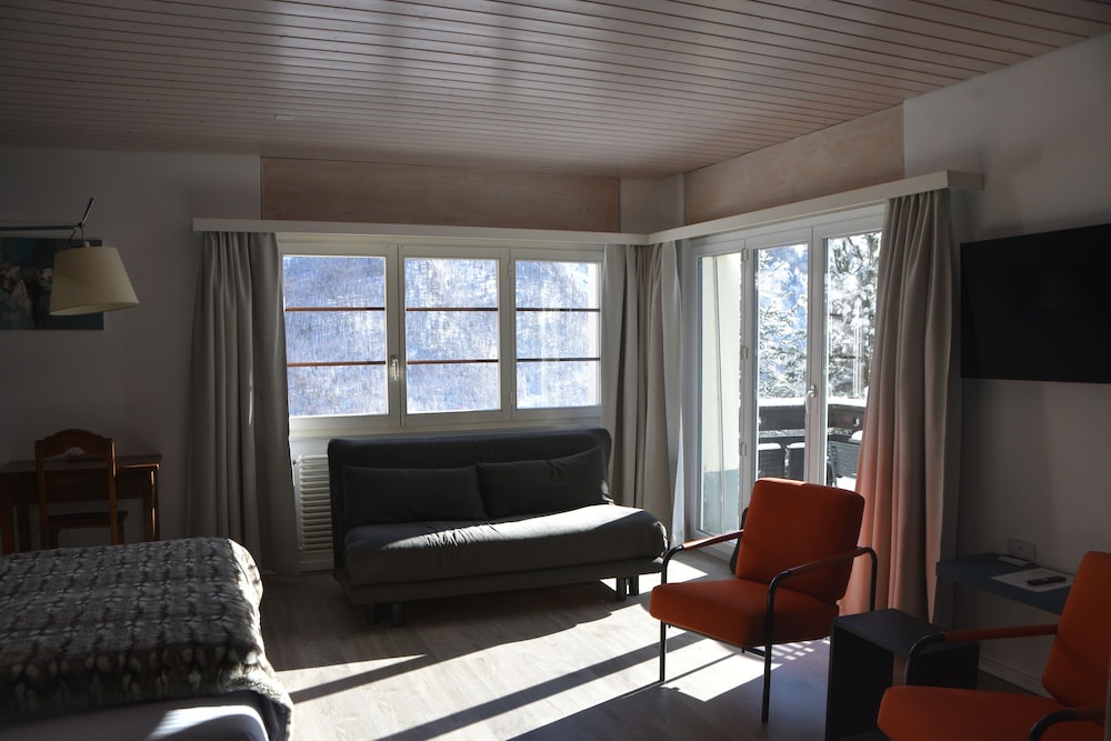 Waldhotel Fletschhorn - Panoramic Retreat in Saas Fee by null