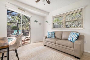 TV - ⚓ Coastal home with amazing pool just a short drive from Anna Maria Island⚓ (Bradenton)