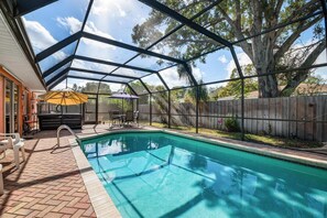 A heated pool - ⚓ Coastal home with amazing pool just a short drive from Anna Maria Island⚓ (Bradenton)