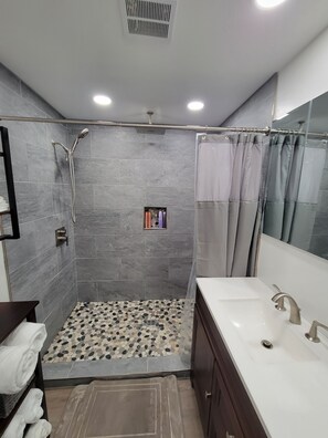 Hårtørrer, håndklæder, Sæbe, Shampoo