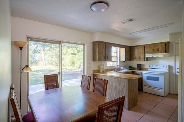 Microwave, oven, stovetop, coffee/tea maker