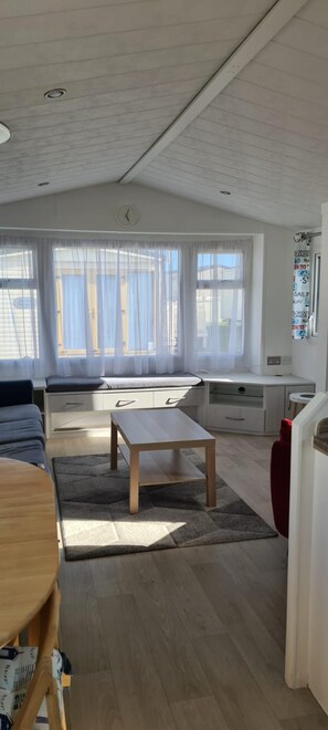 Apartment, Multiple Beds | Game room - Inviting 3-bed Lodge (Rye)