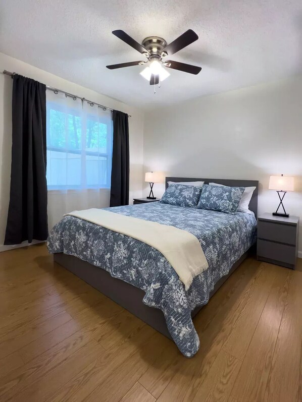 2 chambres, fer et planche à repasser, accès au Wi-Fi (inclus)