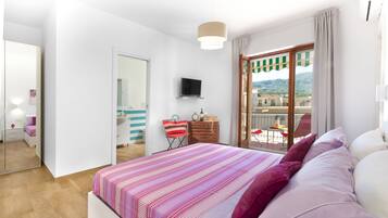 Apartemen, 1 kamar tidur, Boleh Merokok, balkon | 2 kamar tidur, seprai premium, didekorasi berbeda-beda, dan meja kerja