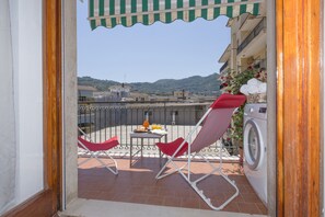 Apartamento, 1 quarto, para fumantes, sacada | Sacada