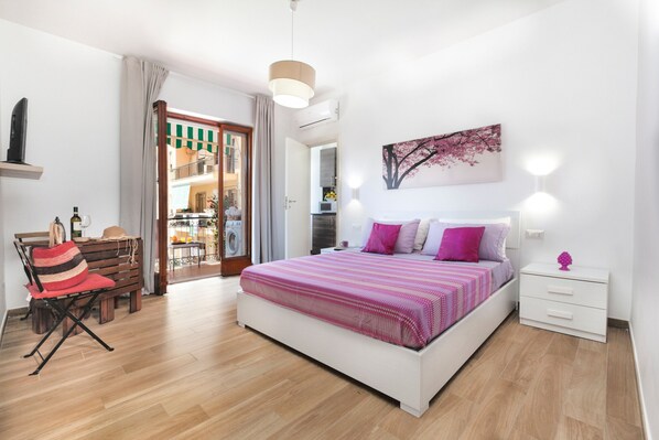 2 quartos, roupas de cama premium, individualmente decorados