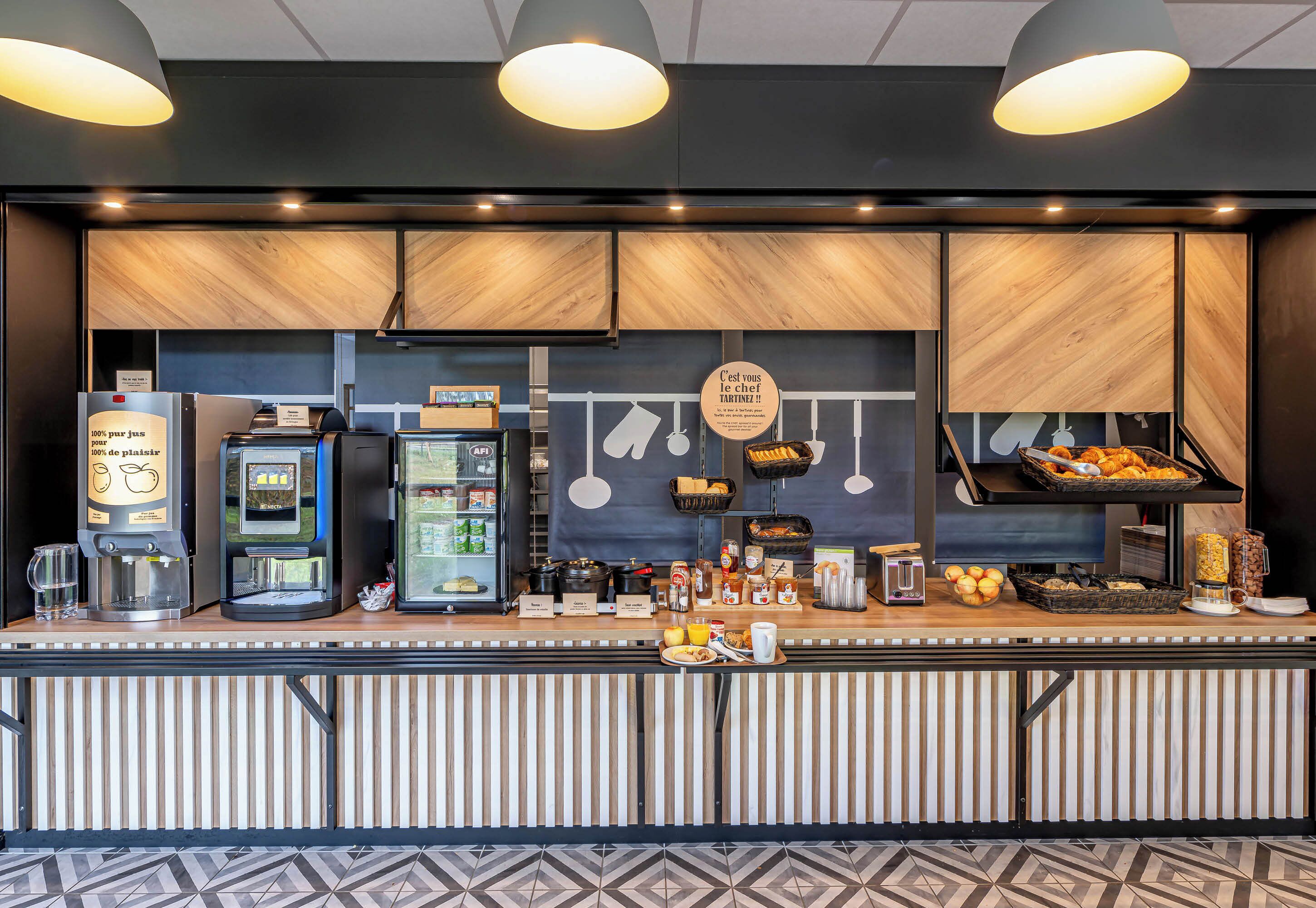 Daily buffet breakfast for a fee