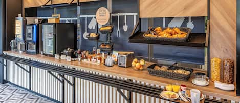 Tägliches Frühstücksbuffet gegen Gebühr