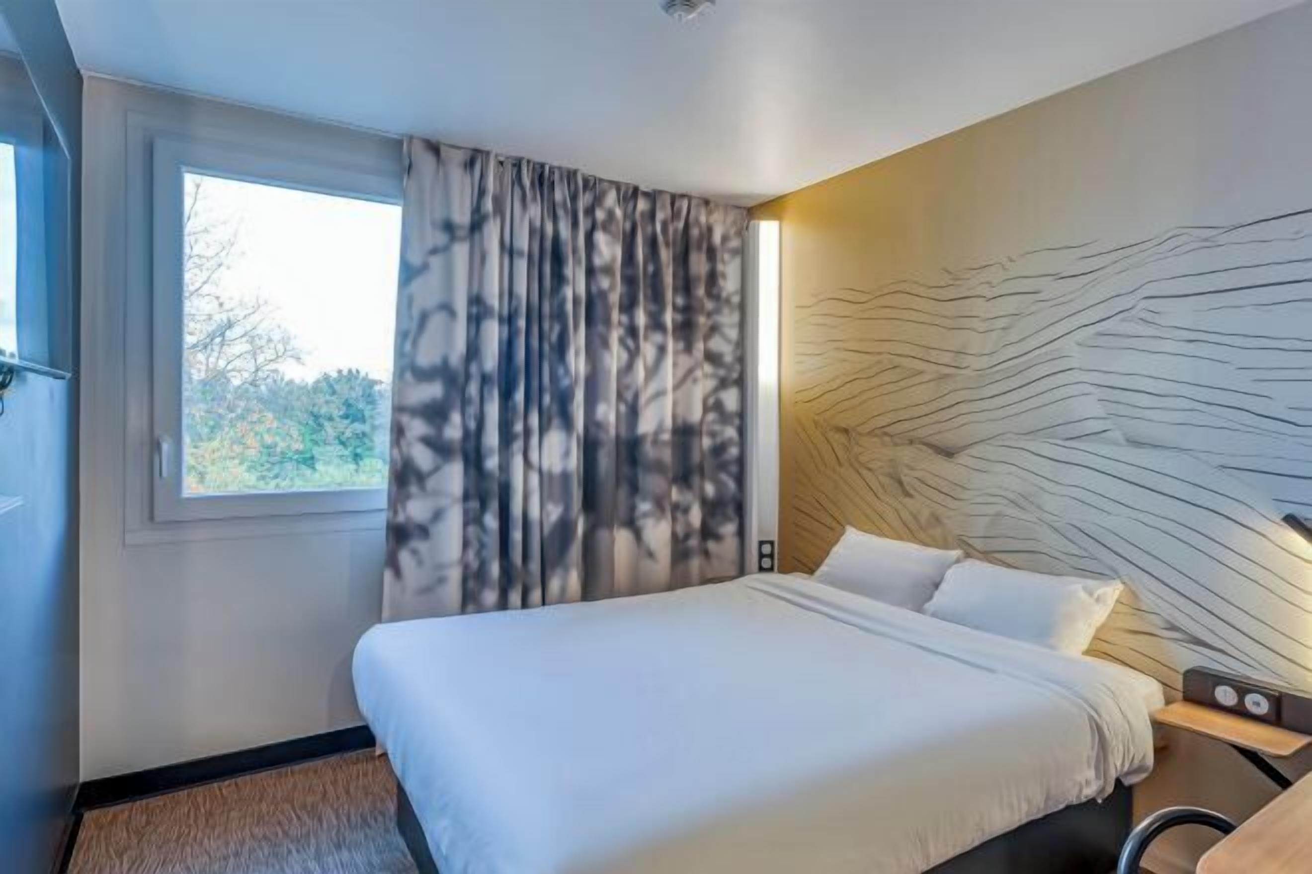 Bureau, Wi-Fi gratuit, draps fournis