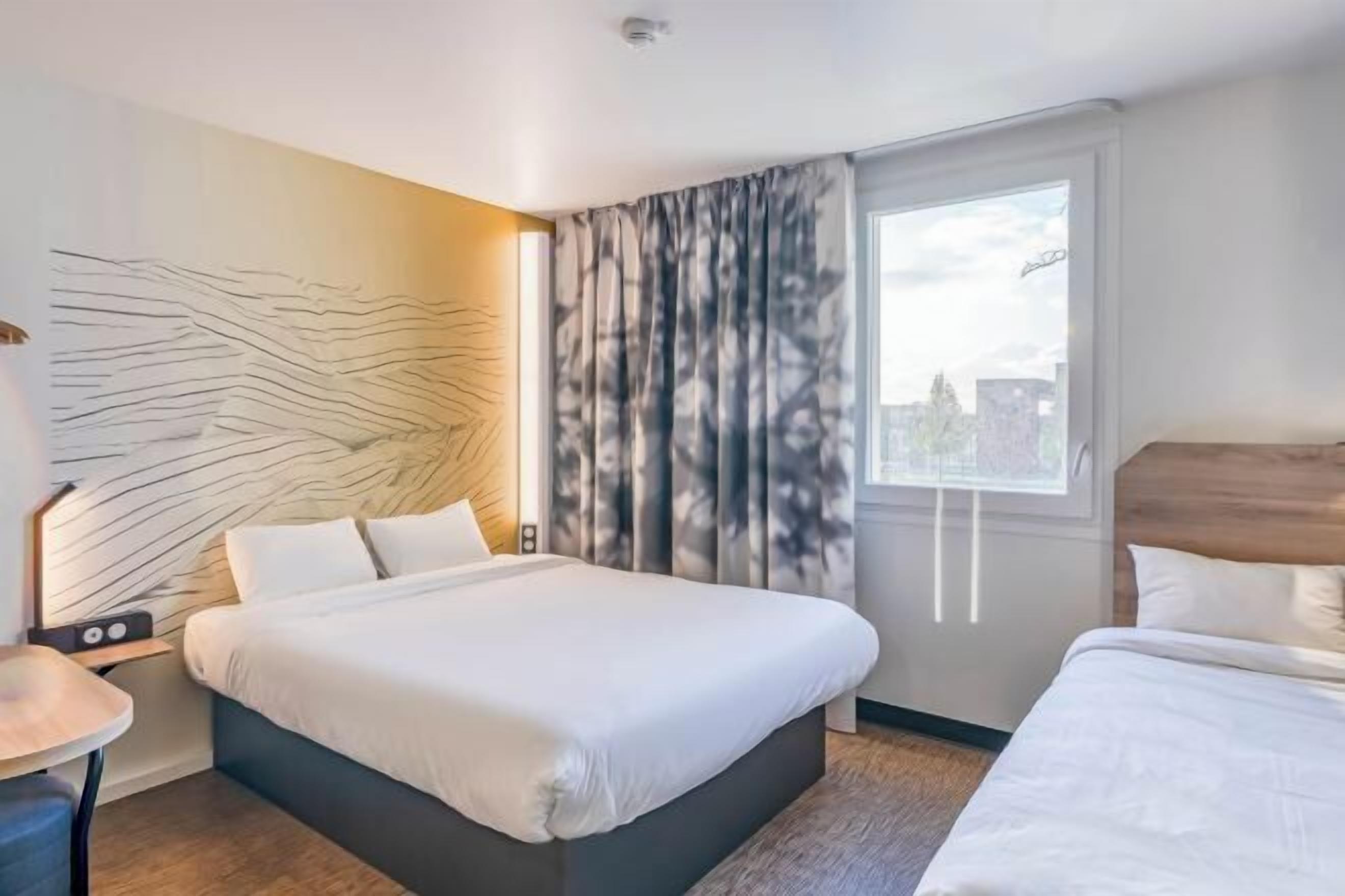 Bureau, Wi-Fi gratuit, draps fournis