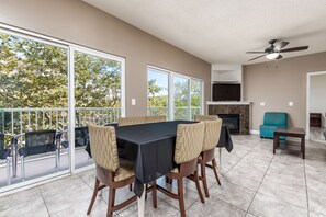 Dining - Princess Irene Unit 102 Oceanside Condo 3BR 2Bath w/Jacuzzi plus parking (Ocean City)