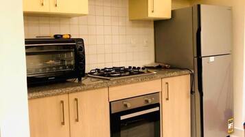 Cookware/dishes/utensils