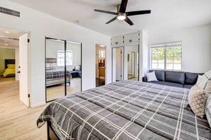 4 bedrooms, desk, iron/ironing board, WiFi