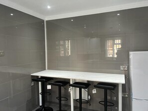 Departamento | Baño | Tina con regadera, tina profunda, amenidades de baño gratuitas, toallas