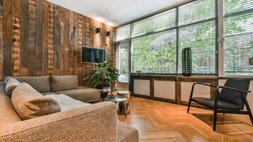 Deluxe-huoneisto | 1 makuuhuone, untuvapeitot, tallelokero huoneessa